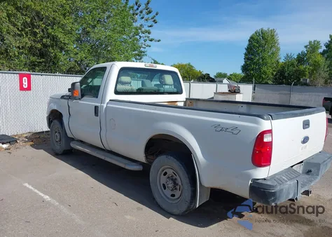 2014 Ford F-250 Xl z USA, uszkodzony, nr VIN 1FTBF2B60EEA61685